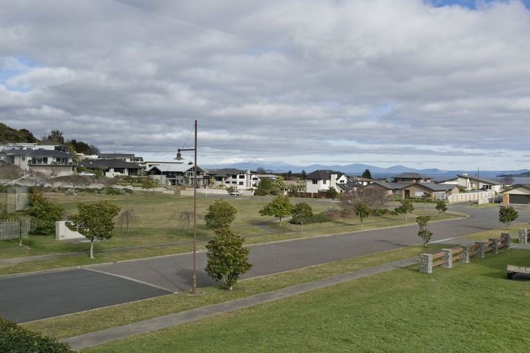 Photo of property in 7 Coprosma Crescent, Waipahihi, Taupo, 3330