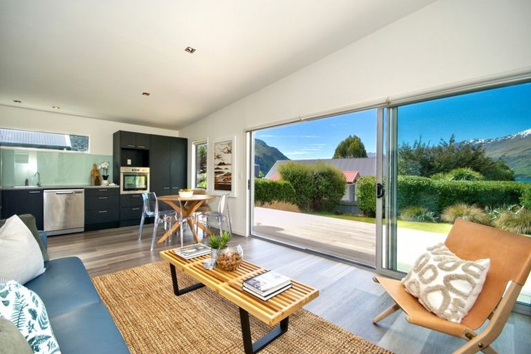 Photo of property in 141 Kent Street, Kingston, Athol, 9793