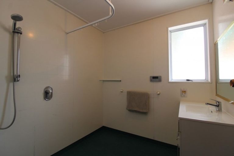 Photo of property in 121 Great North Road, Winton, 9720