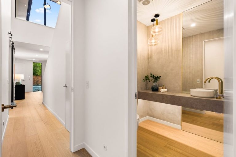 Photo of property in 99a Fendalton Road, Fendalton, Christchurch, 8014