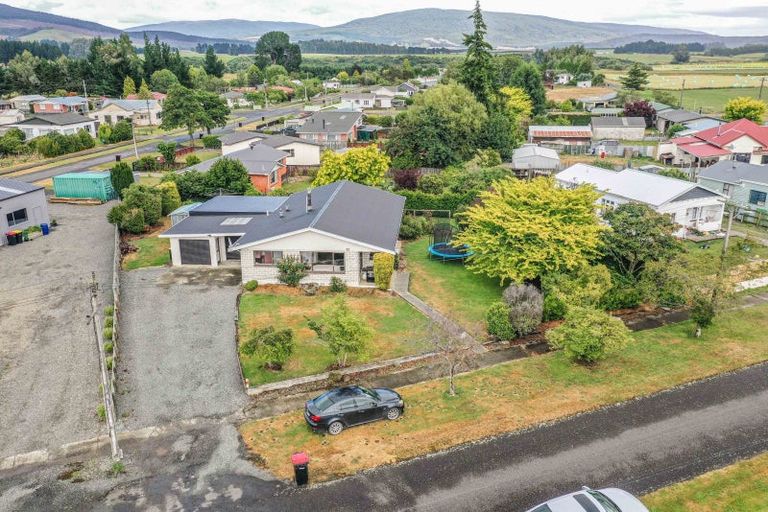 Photo of property in 59 Elles Road, Otautau, 9610