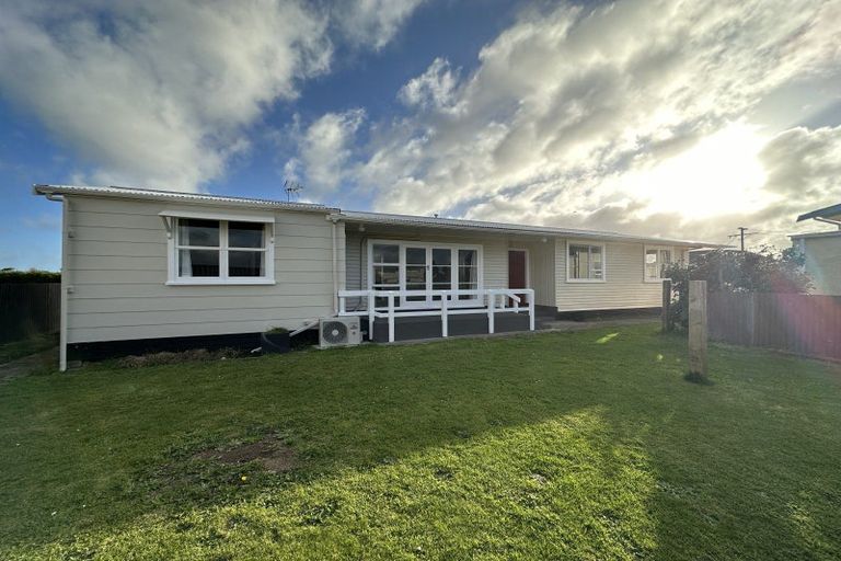 Photo of property in 11a Buchanan Place, Hawera, 4610