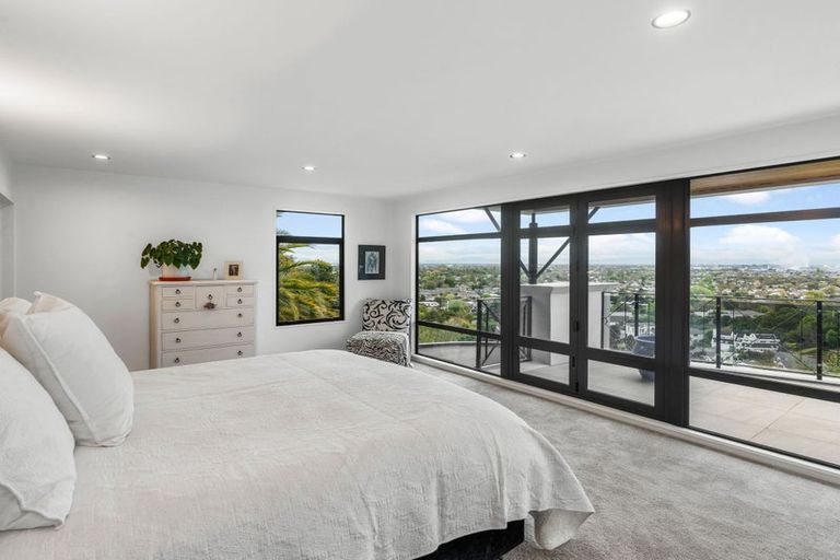 Photo of property in 35 Major Aitken Drive, Huntsbury, Christchurch, 8022