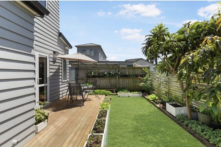 Photo of property in 63 Divide Loop, Takanini, 2112