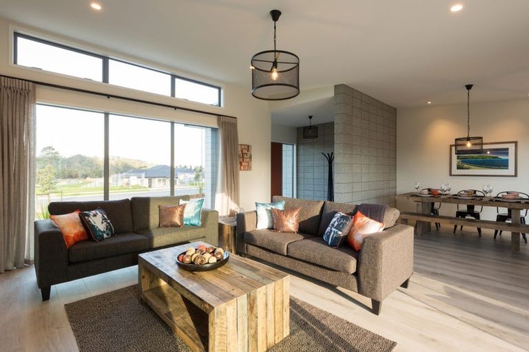 Photo of property in 58 Seven Oaks Drive, Kinloch, Taupo, 3377