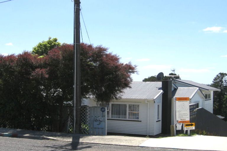 Photo of property in 131 Rangatira Road, Beach Haven, Auckland, 0626