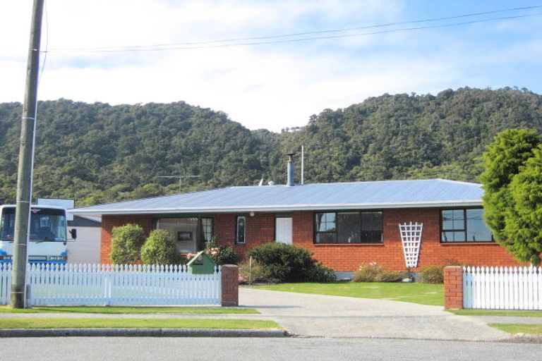 Photo of property in 5 Mitchell Place, Cobden, Greymouth, 7802