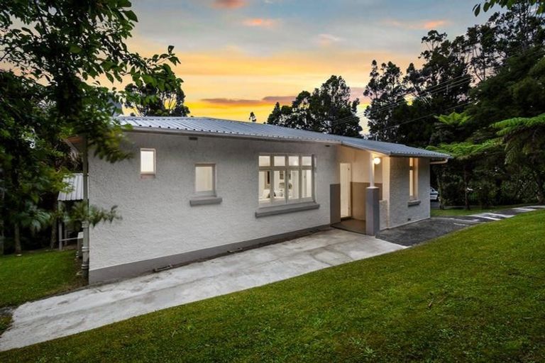 Photo of property in 2 Otitori Bay Road, Titirangi, Auckland, 0604