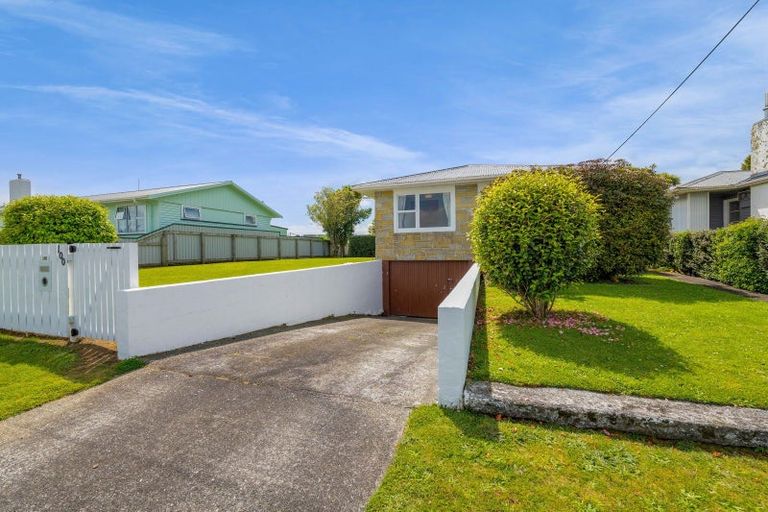 Photo of property in 100 Stanners Street, Eltham, 4322