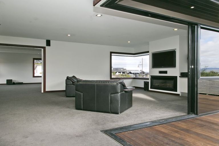 Photo of property in 7 Coprosma Crescent, Waipahihi, Taupo, 3330