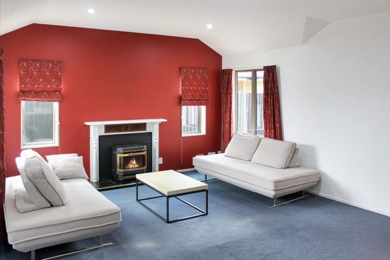 Photo of property in 8 Okuku Place, Hei Hei, Christchurch, 8042