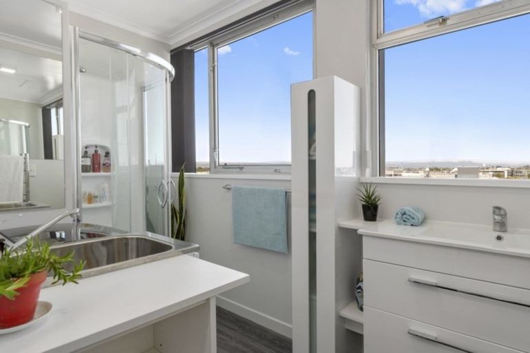 Photo of property in Elizabeth Height Apartments, 8 Elizabeth Street, Tauranga, 3110