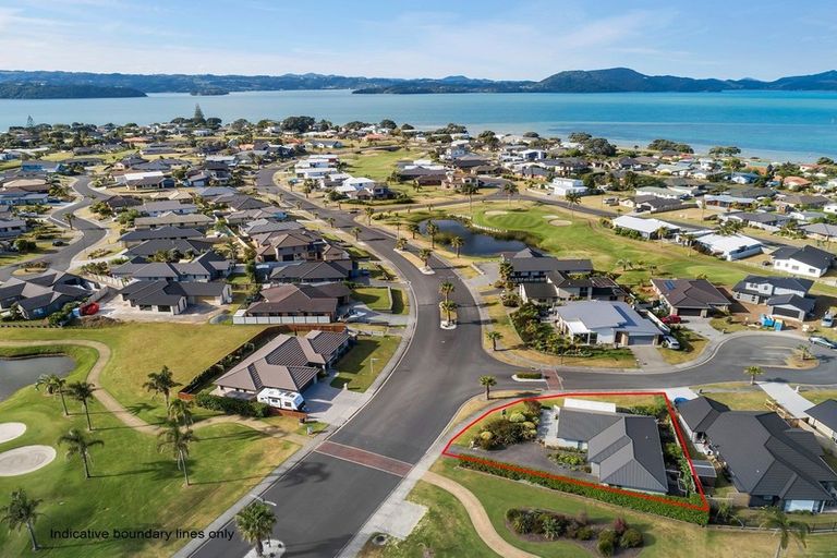 Photo of property in 2 Ara Kahika Lane, One Tree Point, 0118