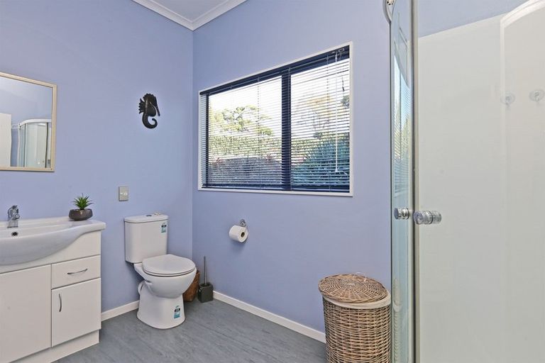 Photo of property in 32 Cedar Road, Te Awanga, 4102