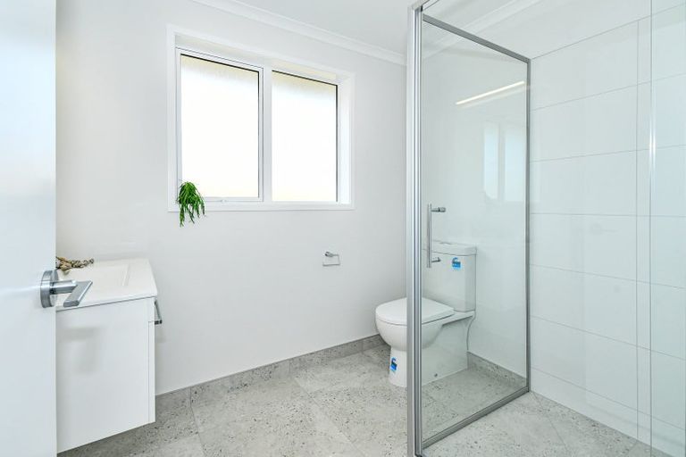 Photo of property in 10 Uatoto Road, Clarks Beach, 2122