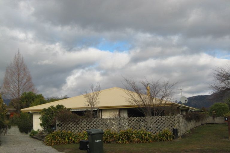 Photo of property in 15a Rimu Lane, Wanaka, 9305