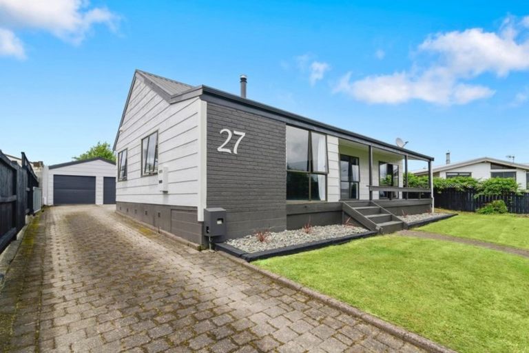 Photo of property in 27 Owhatiura Drive, Lynmore, Rotorua, 3010