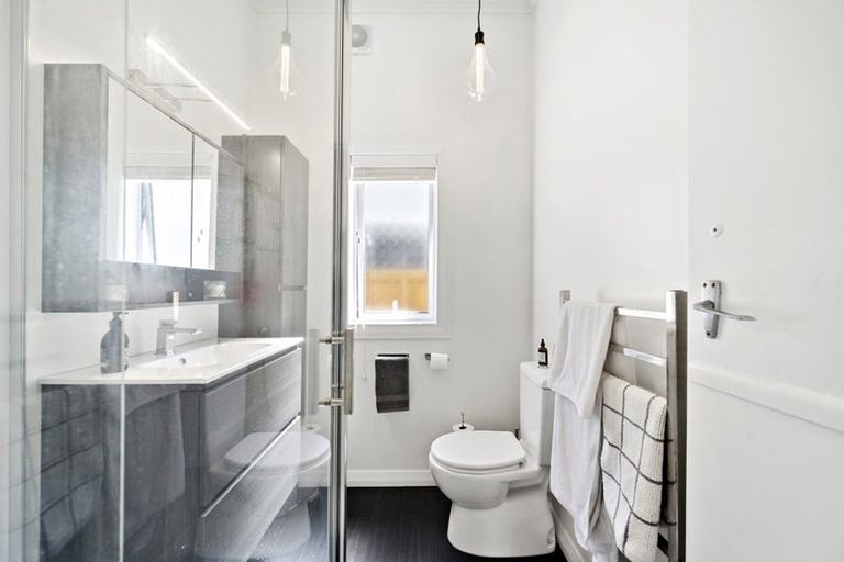 Photo of property in 7 Cruickshank Street, Kilbirnie, Wellington, 6022