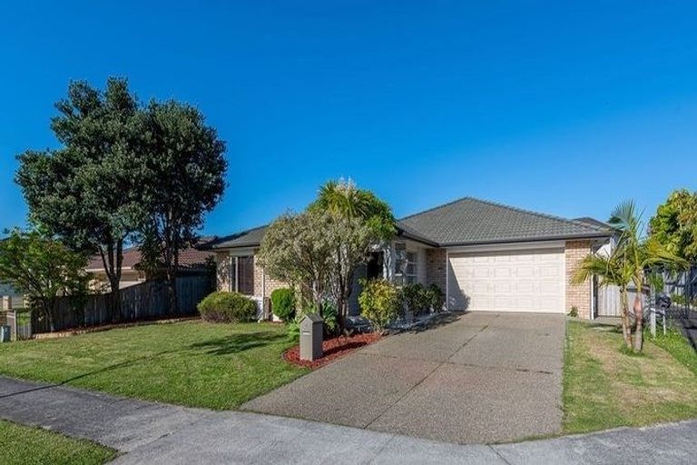 Photo of property in 4 Stornaway Drive, Flat Bush, Auckland, 2016