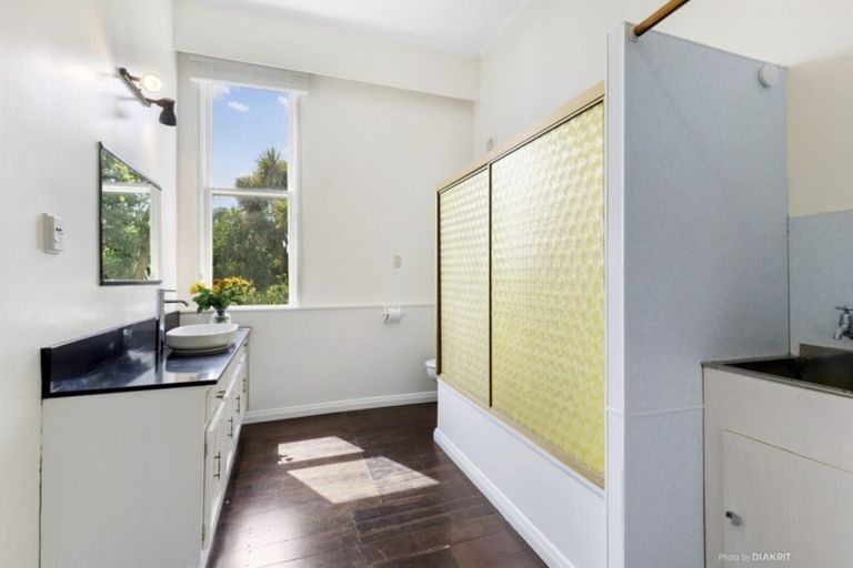 Photo of property in 33 Hay Street, Oriental Bay, Wellington, 6011