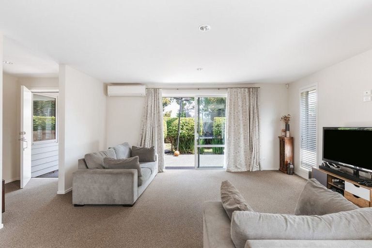 Photo of property in 58 Kayelene Place, Omokoroa, 3114