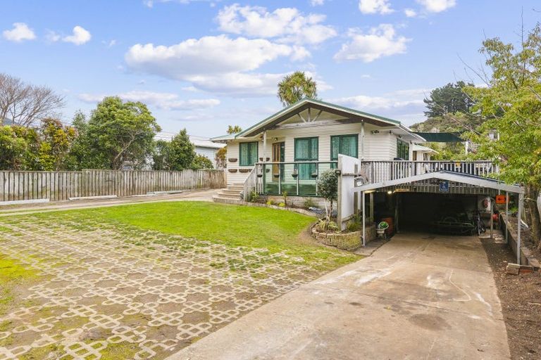 Photo of property in 36 Ruapehu Street, Paraparaumu, 5032
