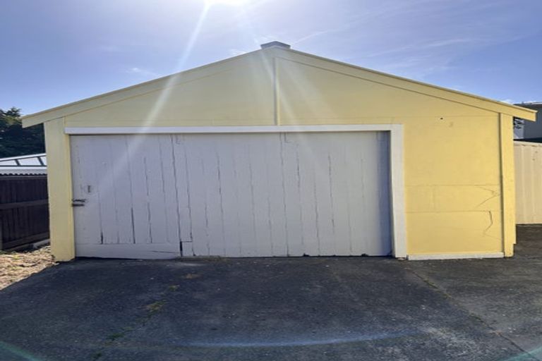 Photo of property in 2 Cambridge Street, Gonville, Whanganui, 4501
