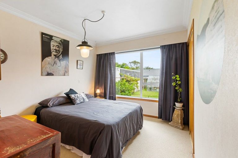 Photo of property in 216 Mangorei Road, Merrilands, New Plymouth, 4312