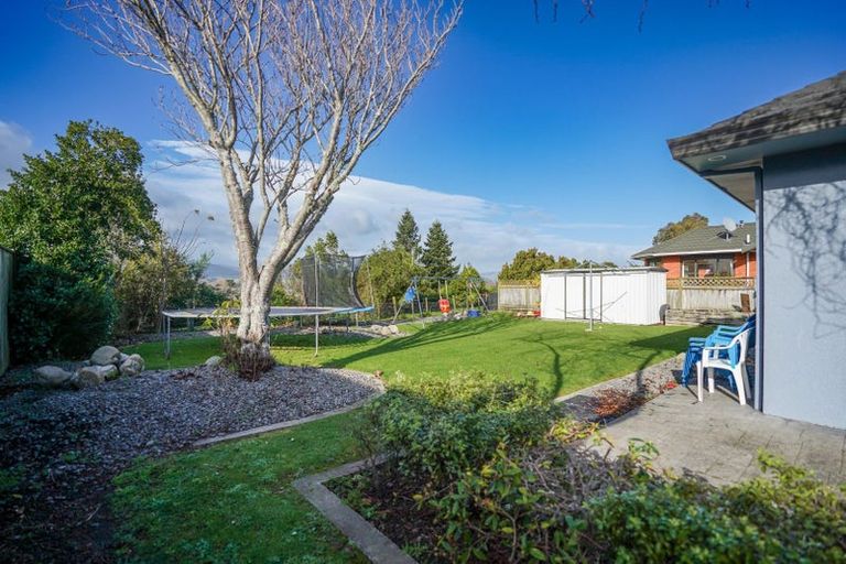 Photo of property in 25 Rosebank Avenue, Kelvin Grove, Palmerston North, 4414