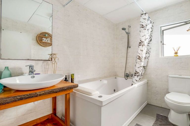 Photo of property in 318 Inland Road, Helensville, 0875