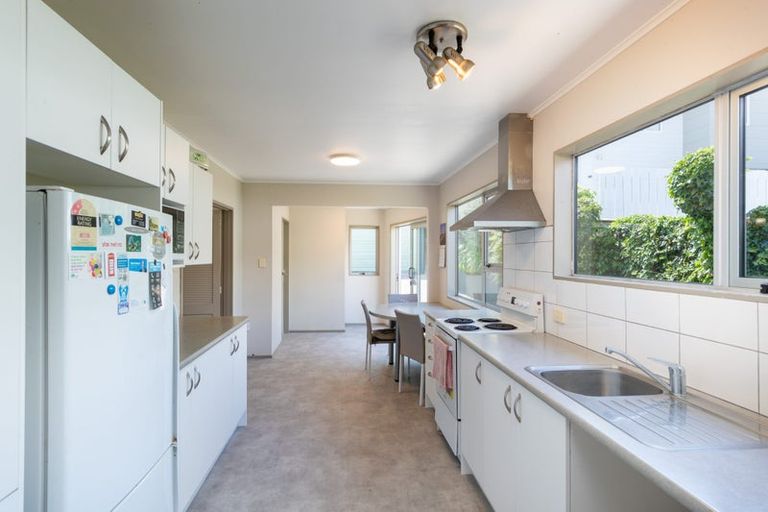 Photo of property in 78 Stewart Drive, Newlands, Wellington, 6037