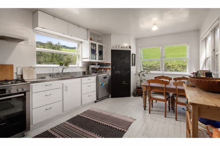 Photo of property in 150 Thames Coast Sh25 Road, Whakatete Bay, Thames, 3575