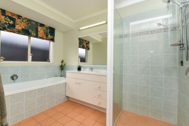 Photo of property in 8 Flora Way, Rototuna, Hamilton, 3210