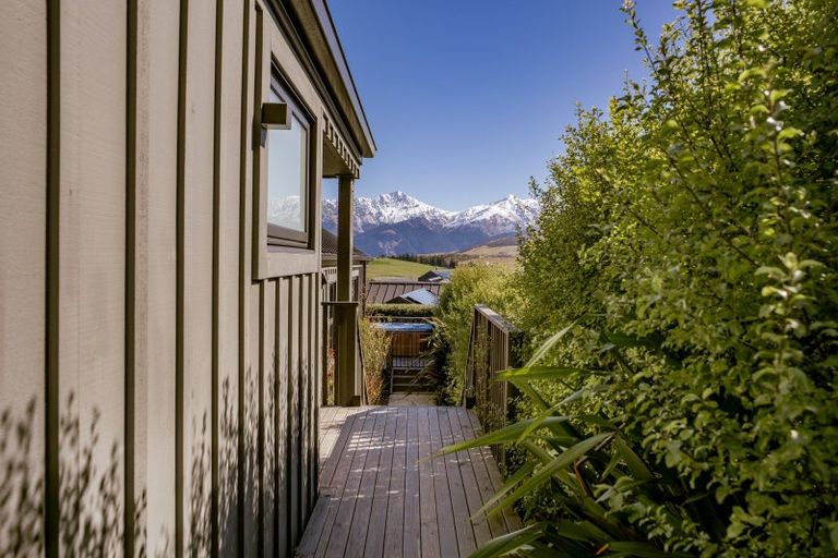 Photo of property in 5 Glenelg Lane, Jacks Point, 9371