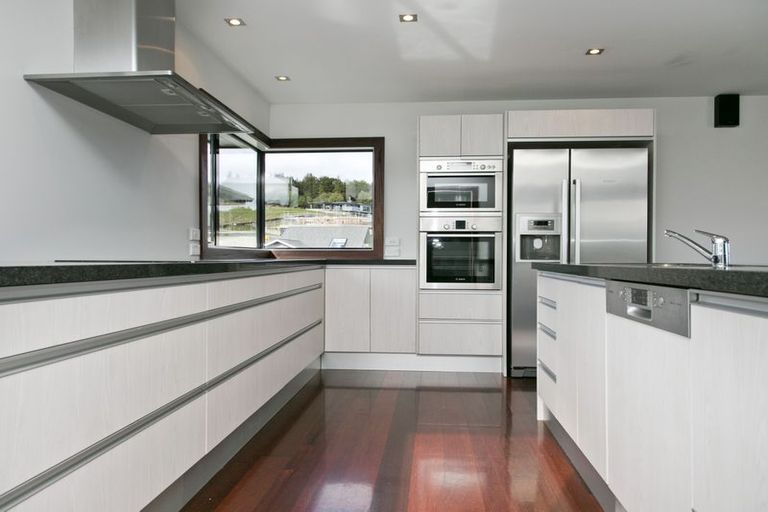 Photo of property in 7 Coprosma Crescent, Waipahihi, Taupo, 3330