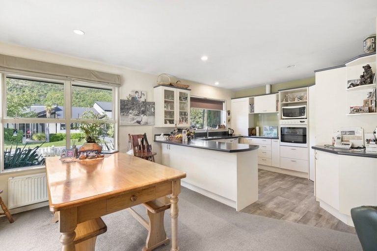 Photo of property in 2 Helms Court, Arrowtown, 9302