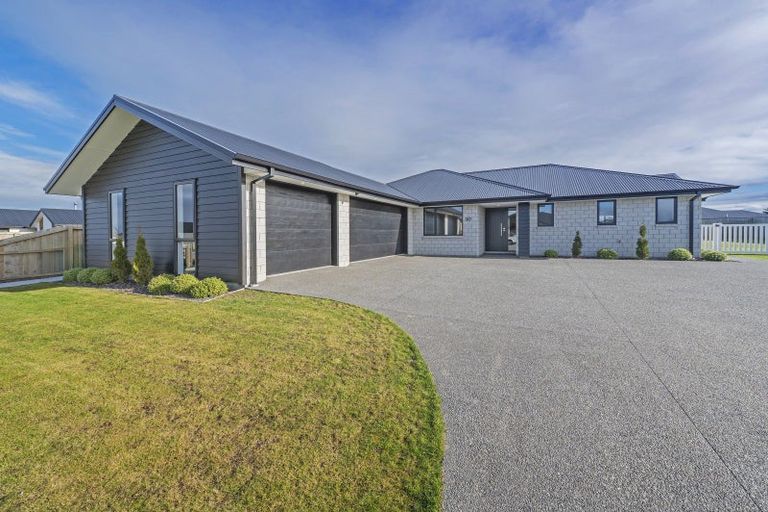 Photo of property in 10 Merino Crescent, Kirwee, 7571