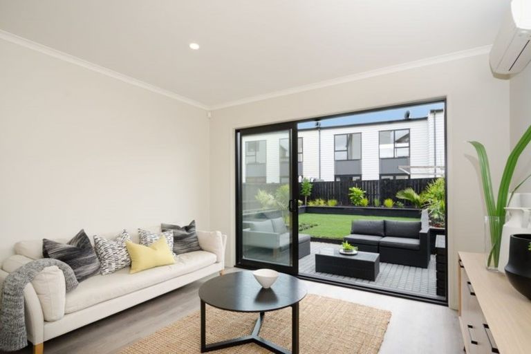 Photo of property in 2/6 Onekiritea Road, Hobsonville, Auckland, 0616