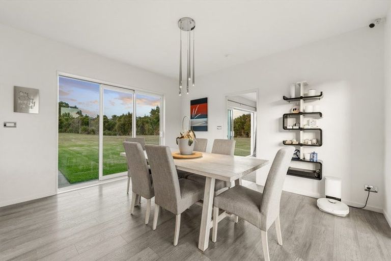 Photo of property in 1 Ngaire Close, Wainui, Silverdale, 0994