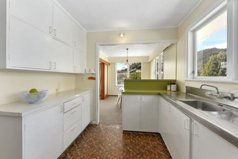 Photo of property in 12 Deller Grove, Silverstream, Upper Hutt, 5019