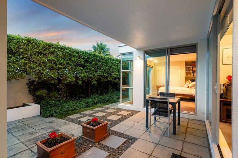 Photo of property in 41 Prospect Terrace, Milford, Auckland, 0620
