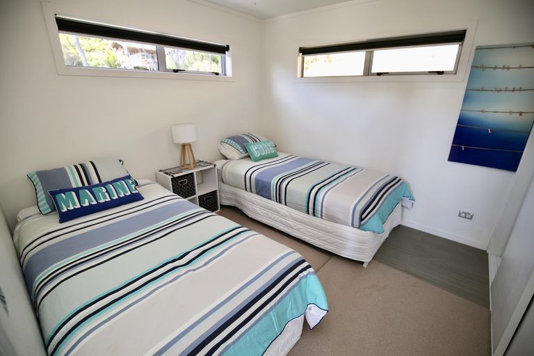 Photo of property in 33 Whaanga Road, Raglan, 3297