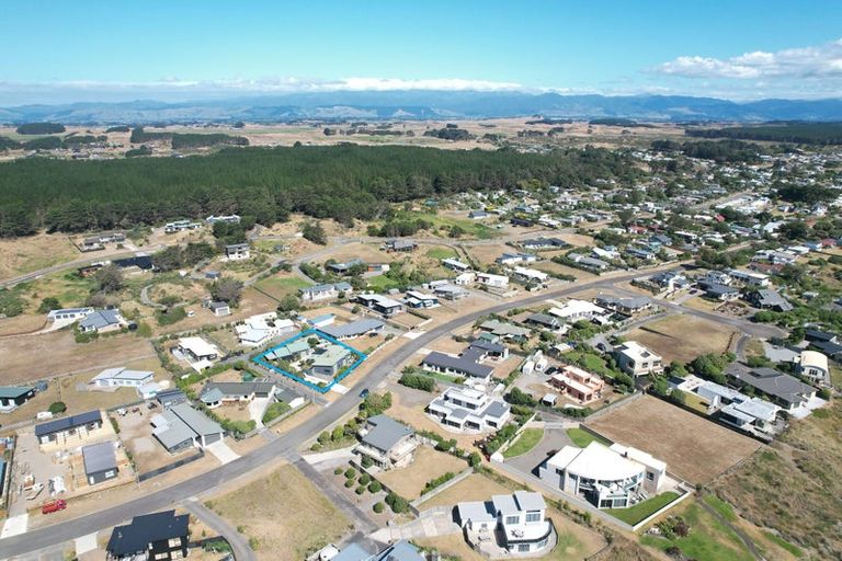 Photo of property in 46 Kent Avenue, Waitarere Beach, Levin, 5510