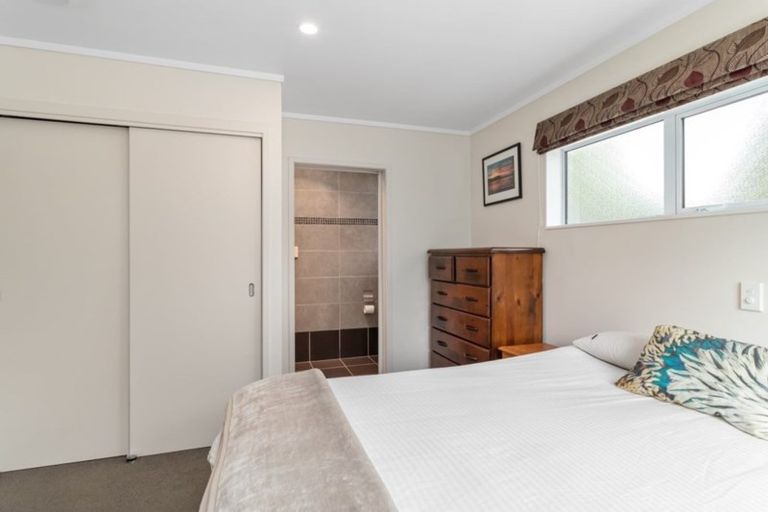Photo of property in 28a Gallony Avenue, Massey, Auckland, 0614