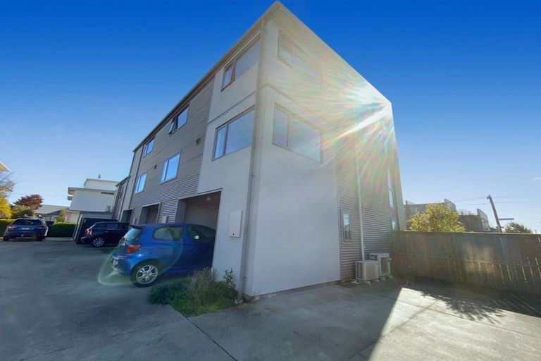 Photo of property in 465 Barbadoes Street, Edgeware, Christchurch, 8013