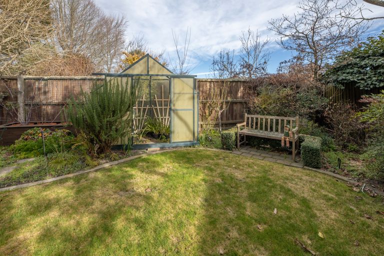 Photo of property in 393 Sawyers Arms Road, Harewood, Christchurch, 8051