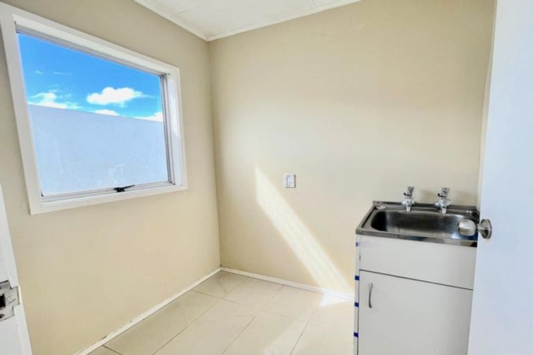 Photo of property in 70 Parrs Cross Road, Henderson, Auckland, 0612