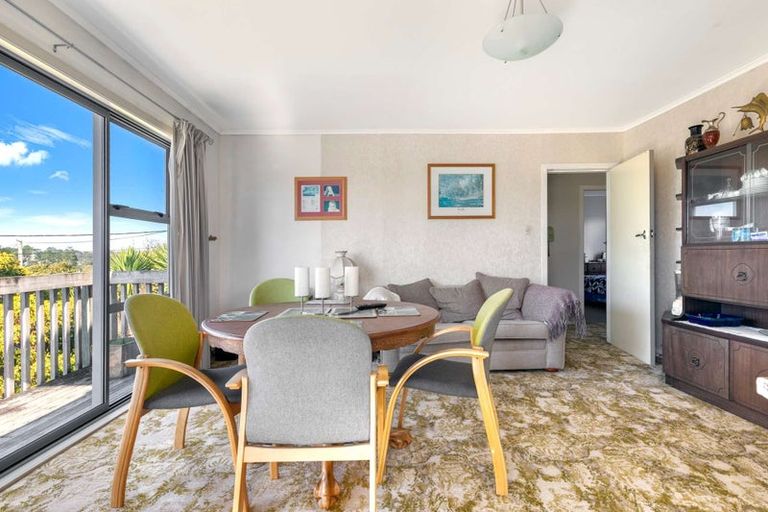 Photo of property in 9 Tiki Street, New Lynn, Auckland, 0600