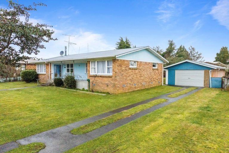 Photo of property in 17 Kenmore Place, Tokoroa, 3420
