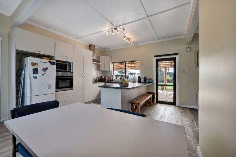 Photo of property in 275 Henwood Road, Paraite, New Plymouth, 4372